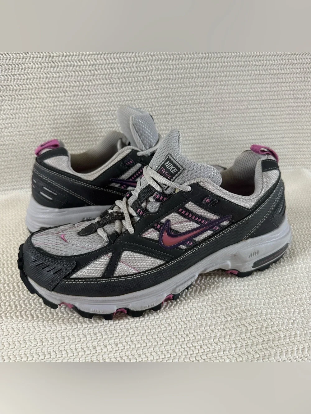 Nike Trail Running Shoes Women’s Size 8 Gray Black Pink Hiking Sneakers